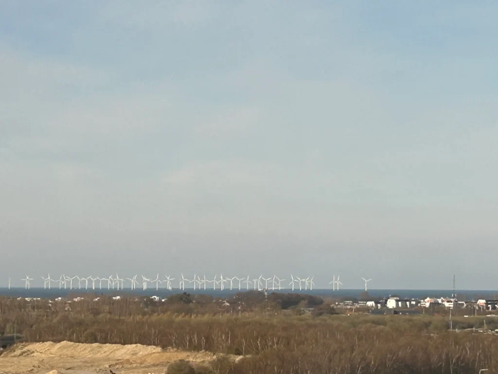 Vindmöllor ute på Öresund